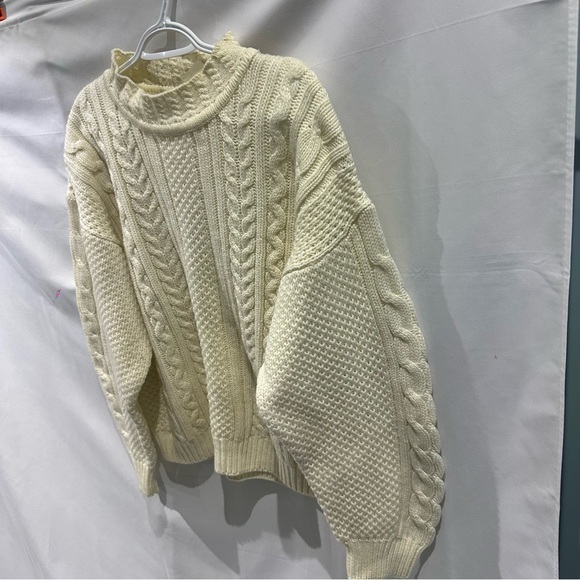 Vintage Cream Cable Knit Sweater – Chunky Fisherman Style - Picture 5 of 11